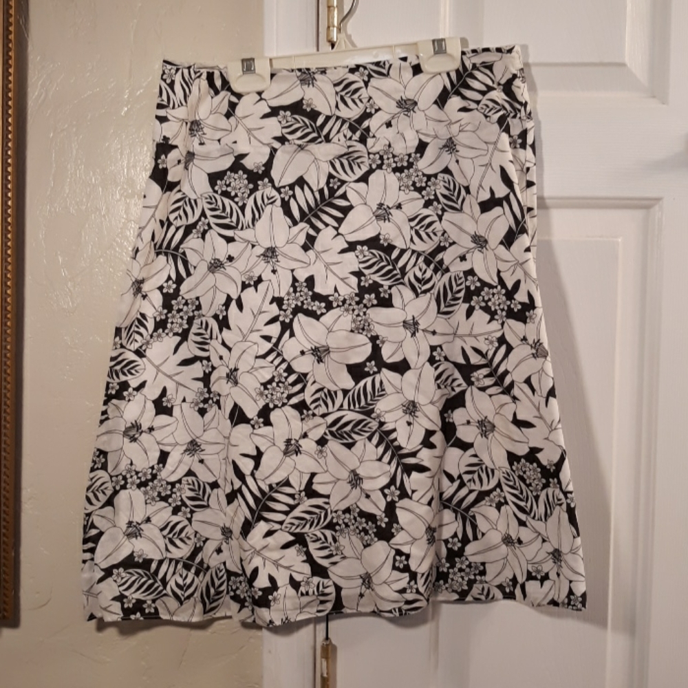 New York & Company Floral Print Skirt